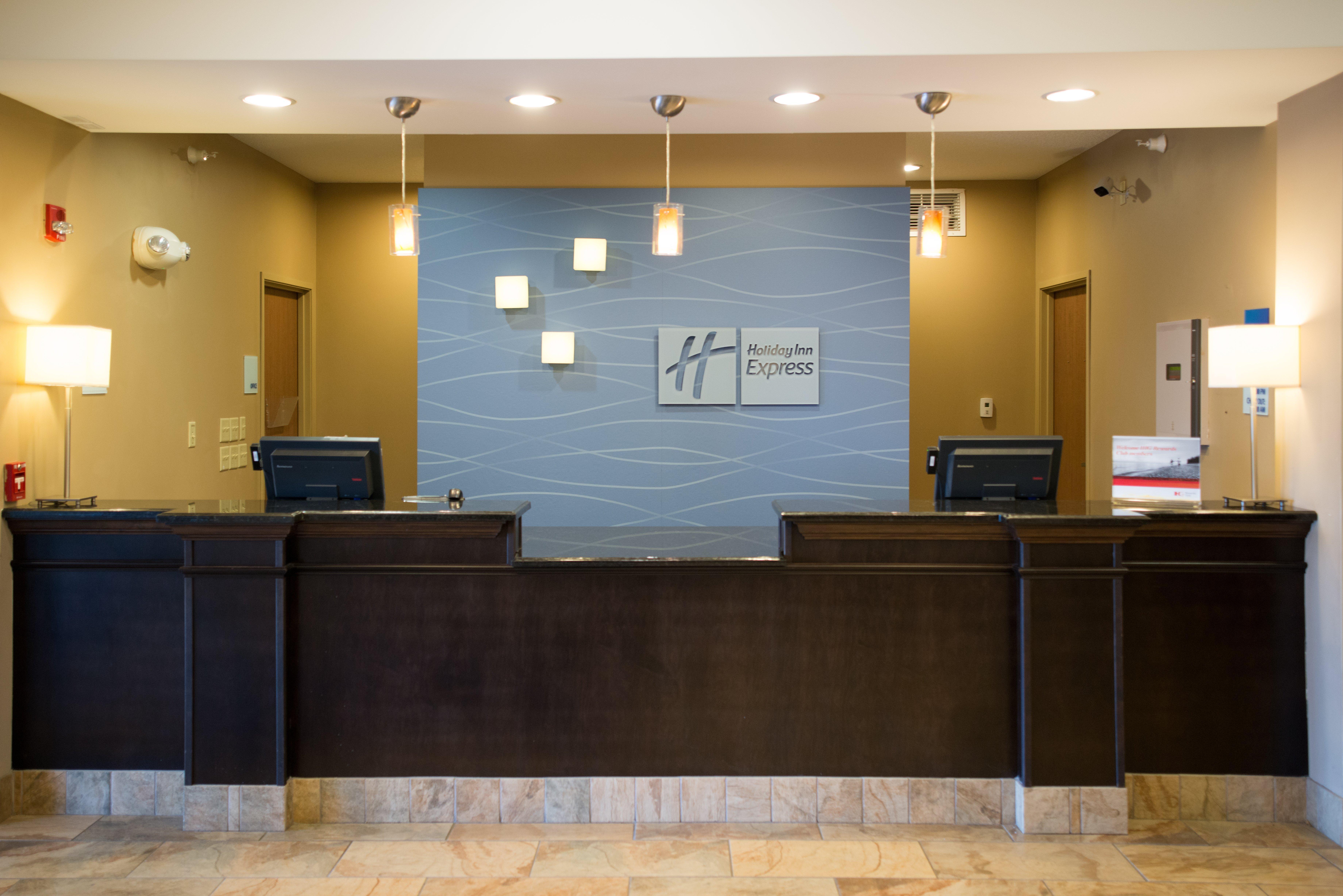 Holiday Inn Express & Suites Northwood By Ihg Silver Lake Exterior photo